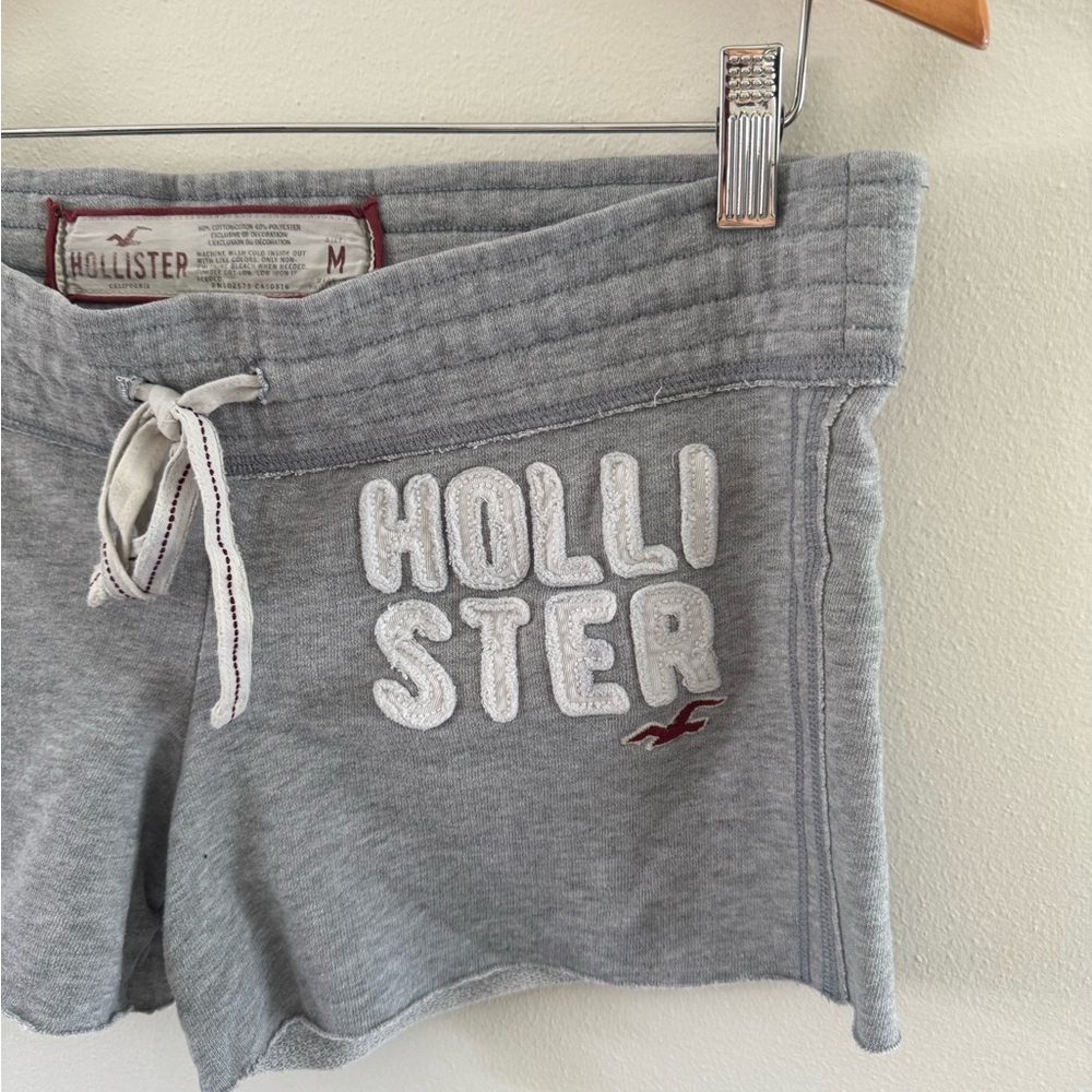 Early 2000s y2k Hollister low rise bird logo shortie short medium - Picture 3 of 10